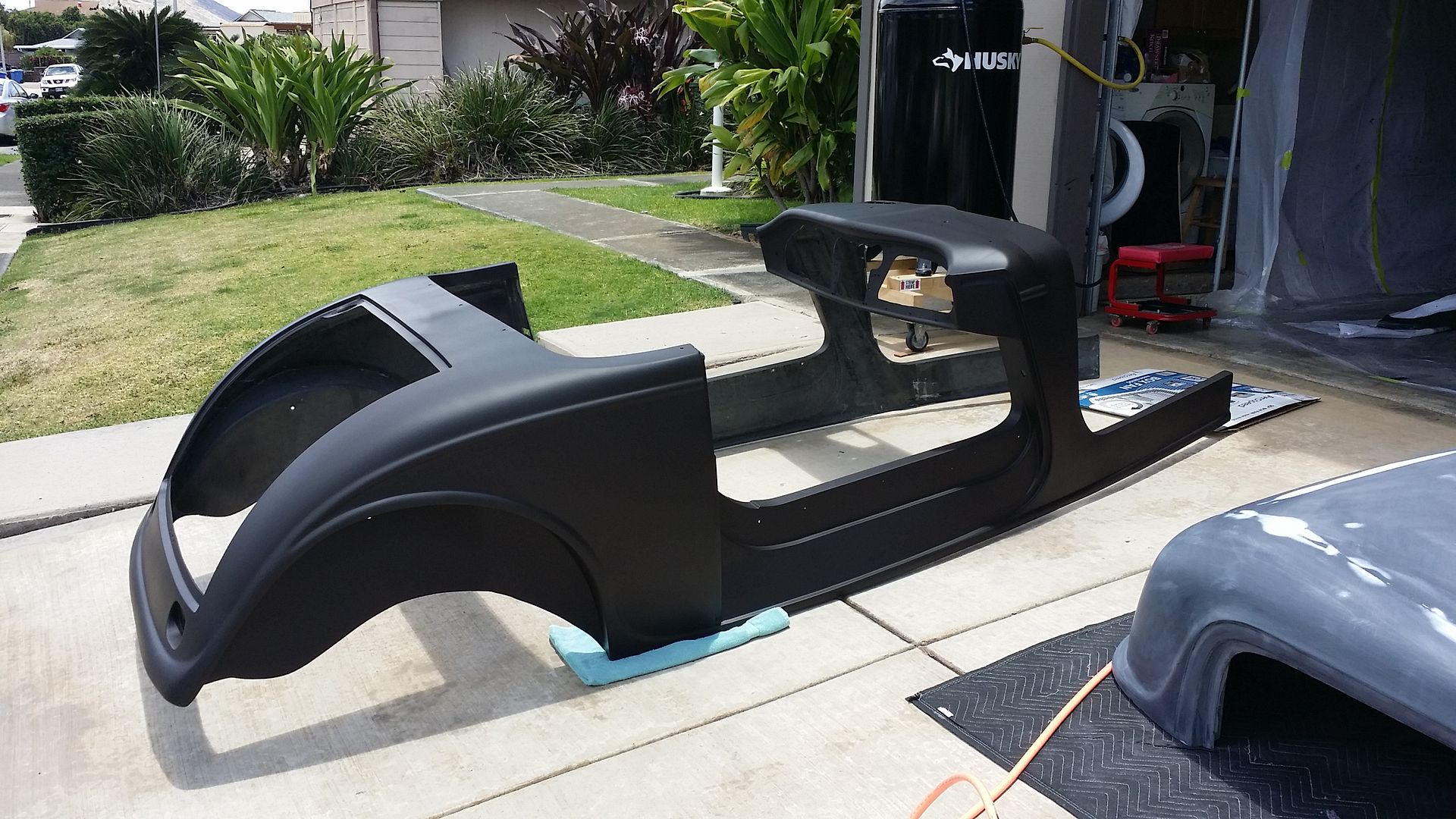 Cool Spray Paint Ideas That Will Save You A Ton Of Money Flat Black Vs